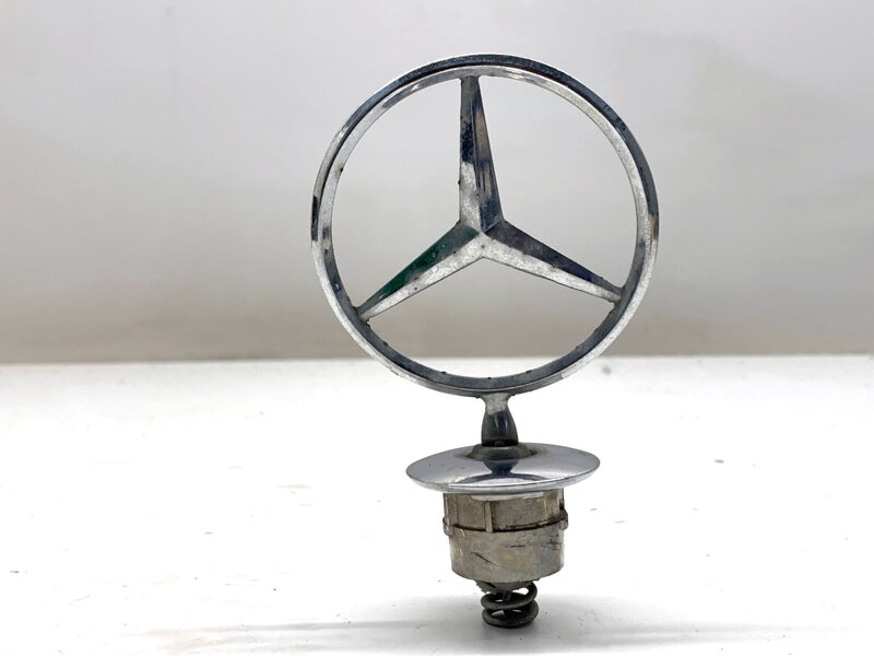 ZNAK / EMBLÉM PREDNÝ CELOWNIK MERCEDES-BENZ CLASS C (W203) 2000 - 2007