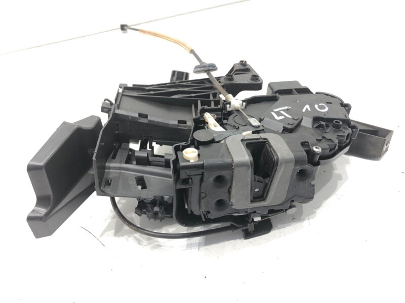ZÁMOK DVERÍ ĽAVÝ ZADNÝ FORD KUGA I 2008 - 2012 8V4A-S26413-EA