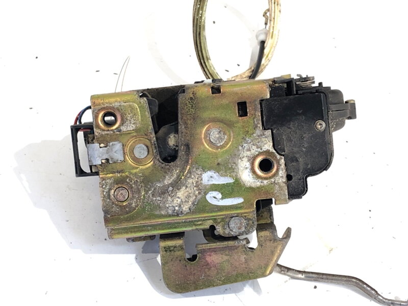 ZÁMOK DVERÍ PRAVÝ PREDNÝ AUDI A6 C5 (4B2) 1997 - 2005 4B1837016B