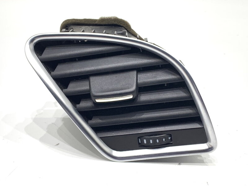 MRIEŽKA VENTILÁCIE PRAVÁ PREDNÁ AUDI A5 (8T3) 2007 - 2017 8T1820902C