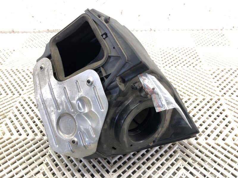 KRYT FILTRA VZDUCHU AUDI A5 SPORTBACK (F5A, F5F) 2016 - 2022 8W0133835P