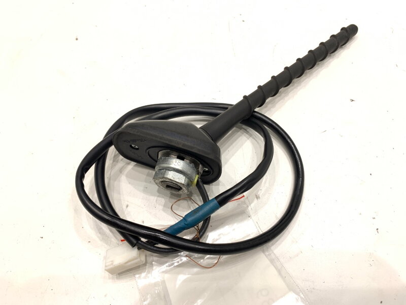 ANTÉNA TOYOTA YARIS (_P13_) 2010 - 2022 V3-08998C