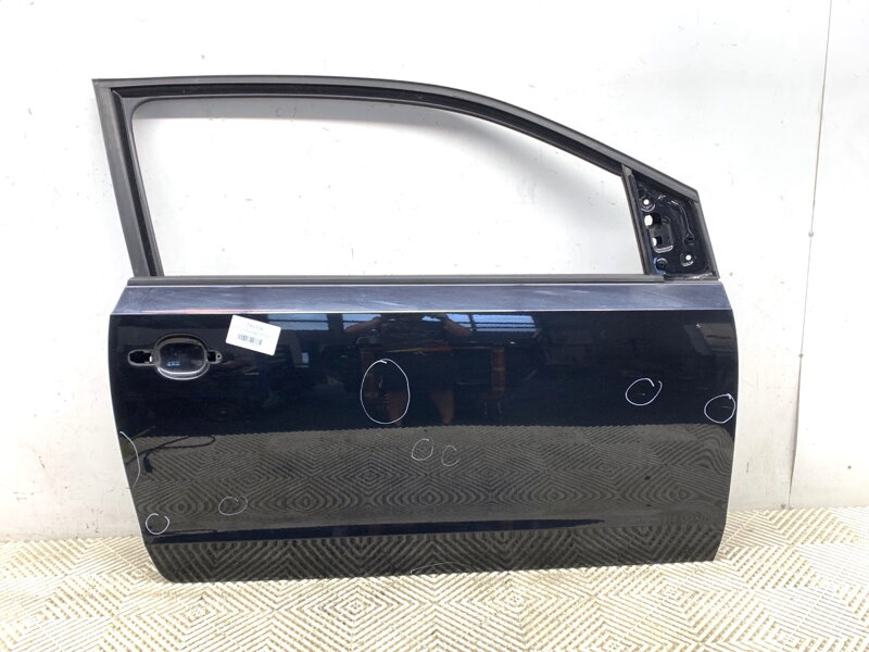 DVERE PRAVÉ PREDNÉ VW UP! (121, 122, BL1, BL2, BL3, 123) 2011 - 2022 LC9X DVERE PRAVÉ PREDNÉ VW UP! (121, 122, BL1, BL2, BL3, 123) 2011 - 2022 LC9X