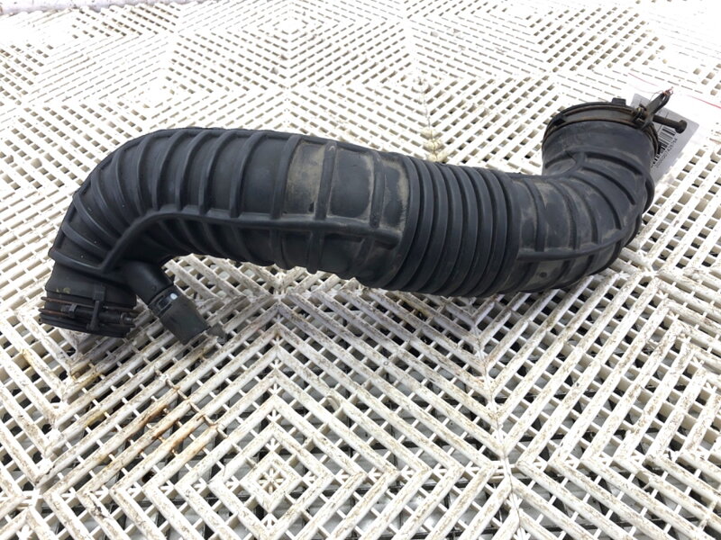 VZDUCHOVÉ POTRUBIE INTERCOOLERA KIA SPORTAGE III (SL) 2009 - 2022 28138-2S000 VZDUCHOVÉ POTRUBIE INTERCOOLERA KIA SPORTAGE III (SL) 2009 - 2022 28138-2S000