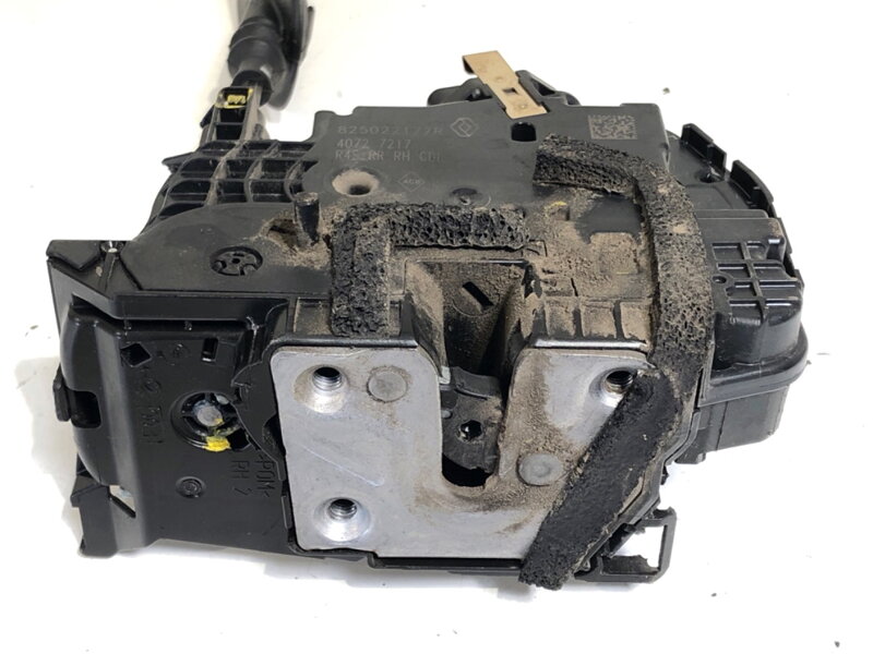 ZÁMOK DVERÍ PRAVÝ ZADNÝ RENAULT TWINGO III (BCM_, BCA_) 2014 - 2022 825022177R