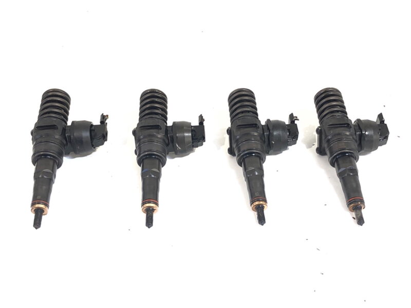 VSTREKOVAČE SADA AUDI A4 B6 (8E2) 2000 - 2005 038130073BA VSTREKOVAČE SADA AUDI A4 B6 (8E2) 2000 - 2005 038130073BA