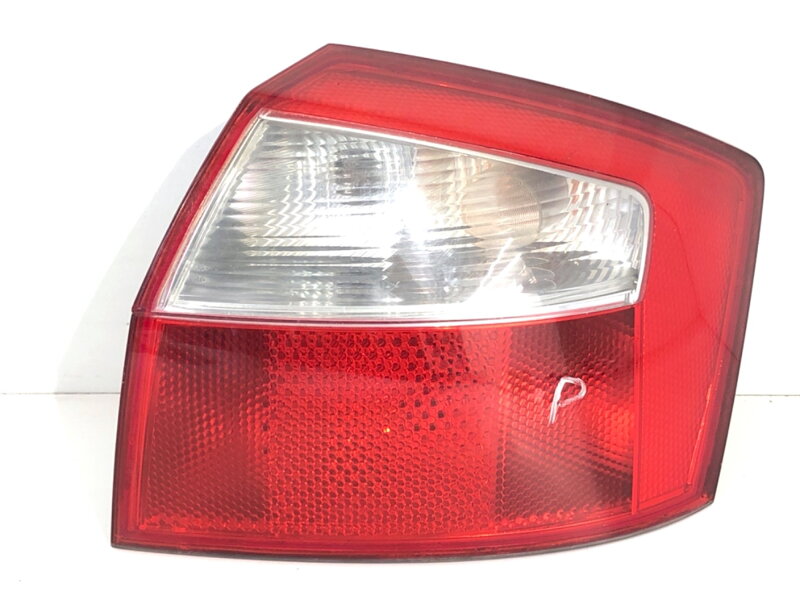 SVETLO PRAVÉ ZADNÉ AUDI A4 B6 (8E2) 2000 - 2005