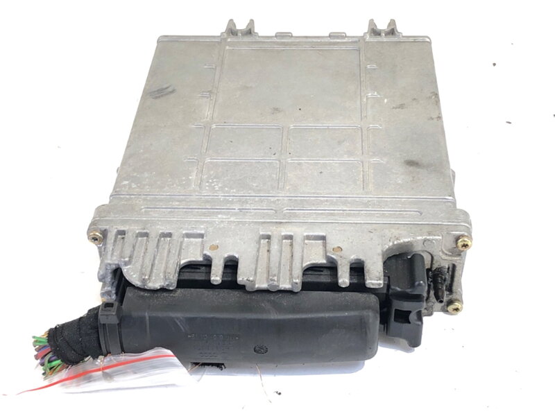 RIADIACA JEDNOTKA MOTORA AUDI A4 B5 (8D2) 1994 - 2001 028906021CE RIADIACA JEDNOTKA MOTORA AUDI A4 B5 (8D2) 1994 - 2001 028906021CE