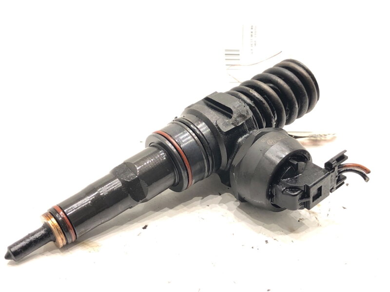 ČERPADLO-VSTREKOVAČ VW PASSAT B5.5 (3B3) 2000 - 2005 038130073AR ČERPADLO-VSTREKOVAČ VW PASSAT B5.5 (3B3) 2000 - 2005 038130073AR