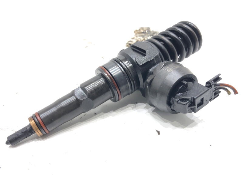 ČERPADLO-VSTREKOVAČ VW PASSAT B5.5 (3B3) 2000 - 2005 038130073AR