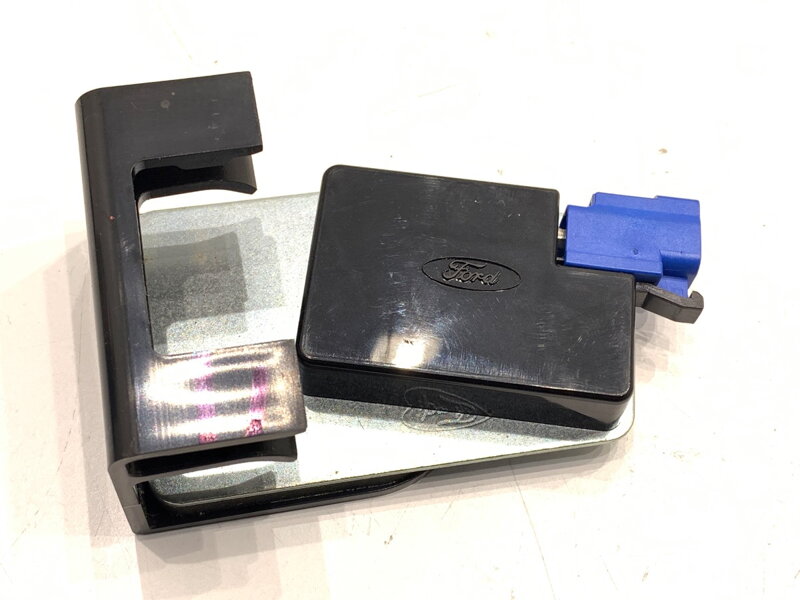ANTÉNA GPS FORD MONDEO V TURNIER (CF) 2014 - 2022 HK7T-19C175-CA ANTÉNA GPS FORD MONDEO V TURNIER (CF) 2014 - 2022 HK7T-19C175-CA