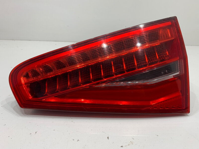 SVETLO ZADNÉ PRAVÉ VNÚTORNÉ AUDI A4 B8 (8K2) 2007 - 2015 8K5945094AC