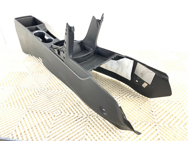 TUNEL STREDOVÝ HYUNDAI I30 (GD) 2011 - 2016 84610A6000 TUNEL STREDOVÝ HYUNDAI I30 (GD) 2011 - 2016 84610A6000