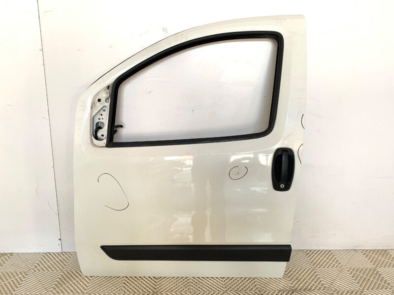 DVERE ĽAVÉ PREDNÉ FIAT FIORINO (225_) 2007 - 2022 249 DVERE ĽAVÉ PREDNÉ FIAT FIORINO (225_) 2007 - 2022 249