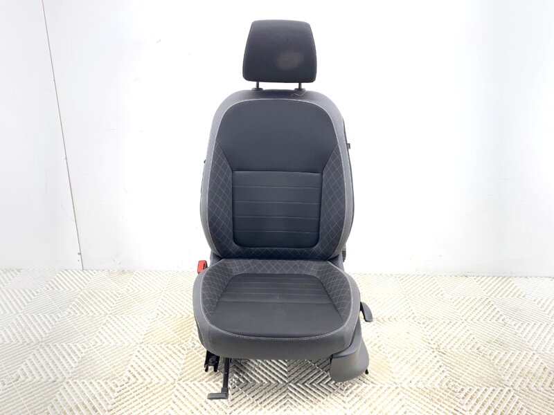 SEDADLO ĽAVÉ PREDNÉ SKODA FABIA III (NJ3) 2014 - 2022 SEDADLO ĽAVÉ PREDNÉ SKODA FABIA III (NJ3) 2014 - 2022