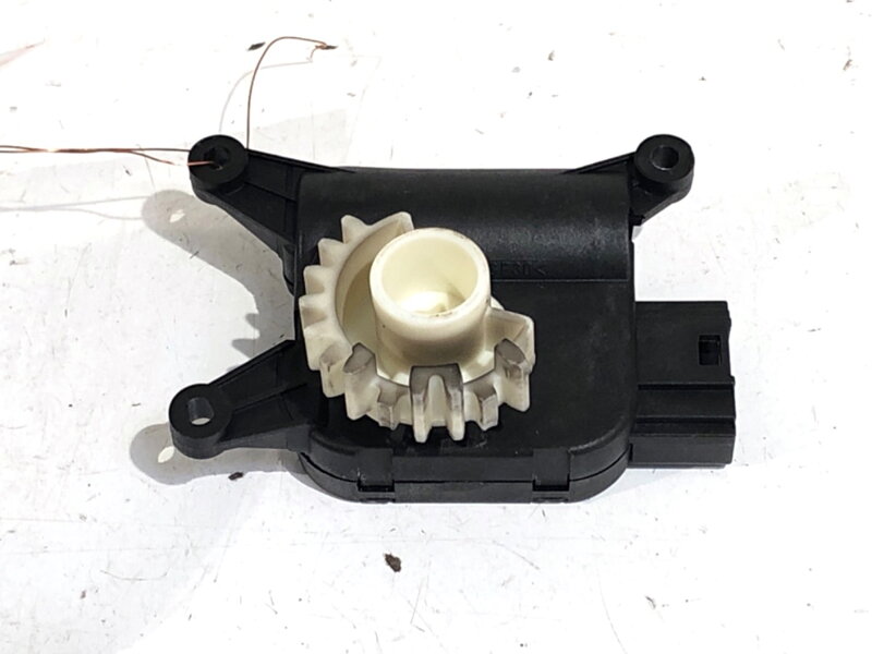 MOTOR RADIÁTORA KÚRENIA VW GOLF V (1K1) 2003 - 2010 1K0907511C 0132801336 MOTOR RADIÁTORA KÚRENIA VW GOLF V (1K1) 2003 - 2010 1K0907511C 0132801336