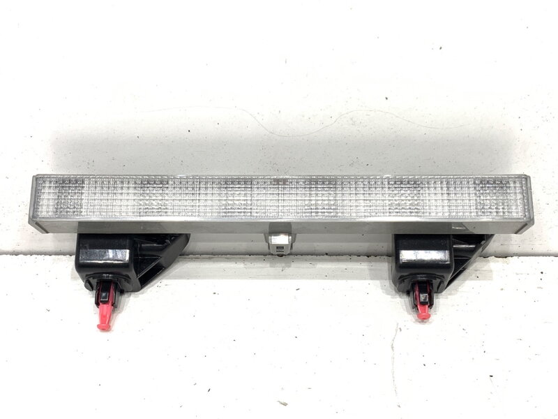 SVETLO STOP TOYOTA AURIS KOMBI (_E18_) 2013 - 2018 81570-05100 SVETLO STOP TOYOTA AURIS KOMBI (_E18_) 2013 - 2018 81570-05100