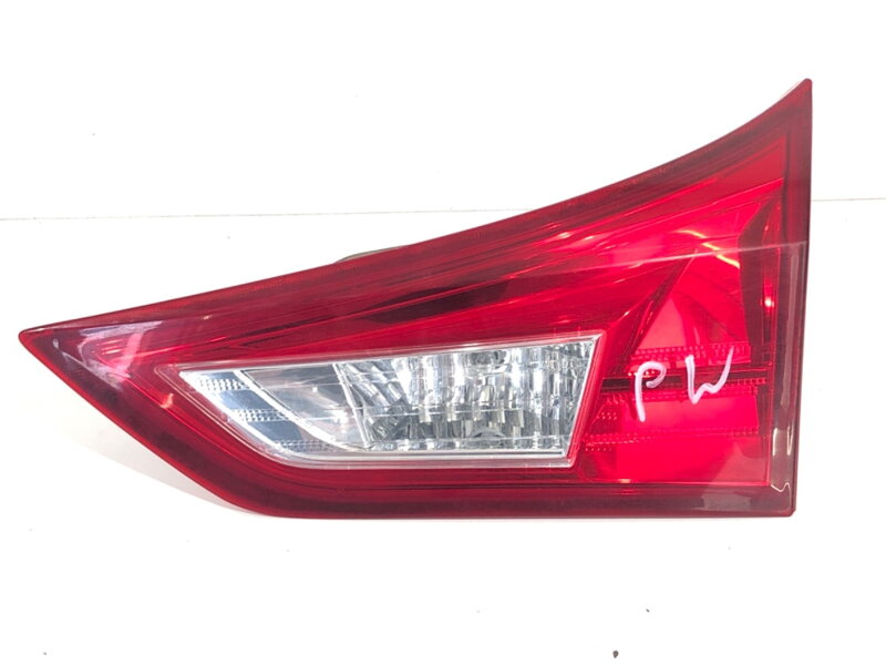 SVETLO ZADNÉ PRAVÉ VNÚTORNÉ TOYOTA AURIS KOMBI (_E18_) 2013 - 2018 SVETLO ZADNÉ PRAVÉ VNÚTORNÉ TOYOTA AURIS KOMBI (_E18_) 2013 - 2018