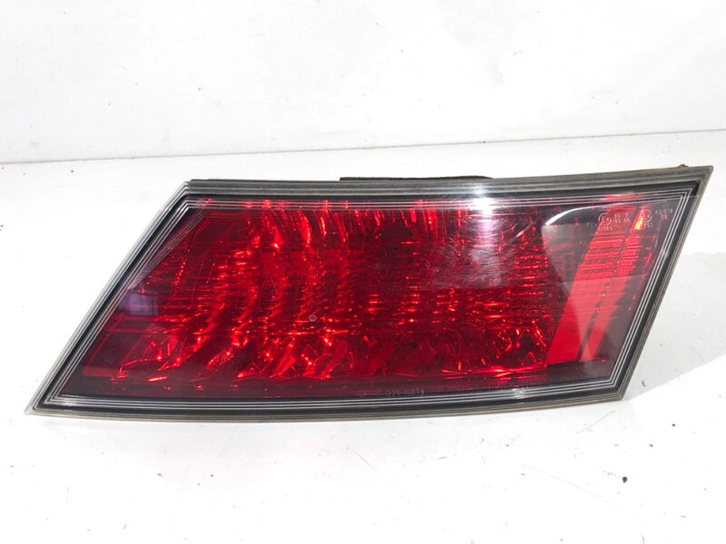SVETLO ZADNÉ PRAVÉ VNÚTORNÉ HONDA CIVIC VIII HATCHBACK (FN, FK) 2005 - 2022 SVETLO ZADNÉ PRAVÉ VNÚTORNÉ HONDA CIVIC VIII HATCHBACK (FN, FK) 2005 - 2022