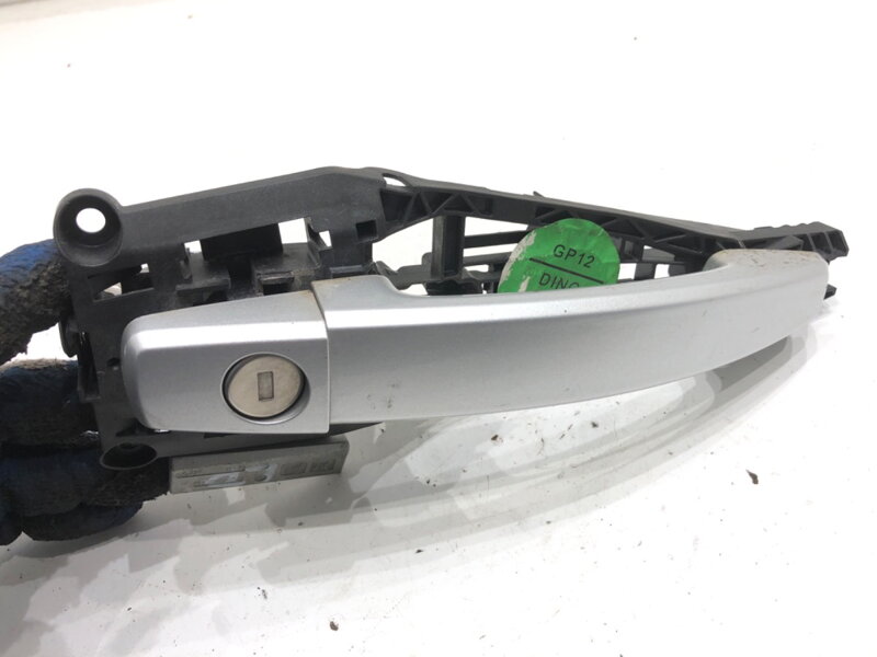 KĽUČKA VONKAJŠIA ĽAVÁ PREDNÁ CHEVROLET CRUZE LIFTBACK (J305) 2010 - 2022 KĽUČKA VONKAJŠIA ĽAVÁ PREDNÁ CHEVROLET CRUZE LIFTBACK (J305) 2010 - 2022