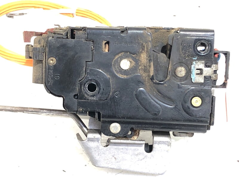 ZÁMOK DVERÍ ĽAVÝ PREDNÝ AUDI A3 (8P1) 2003 - 2013 4E1837015 ZÁMOK DVERÍ ĽAVÝ PREDNÝ AUDI A3 (8P1) 2003 - 2013 4E1837015