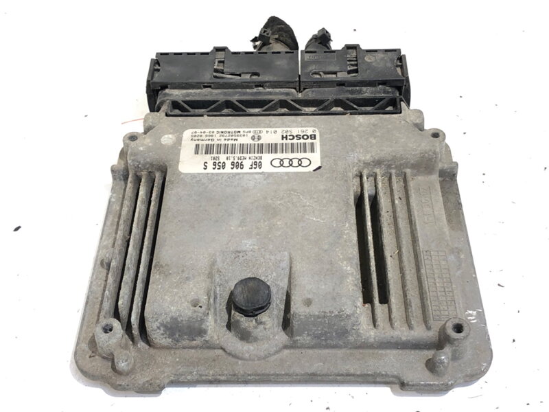RIADIACA JEDNOTKA MOTORA AUDI A3 (8P1) 2003 - 2013 06F906056S