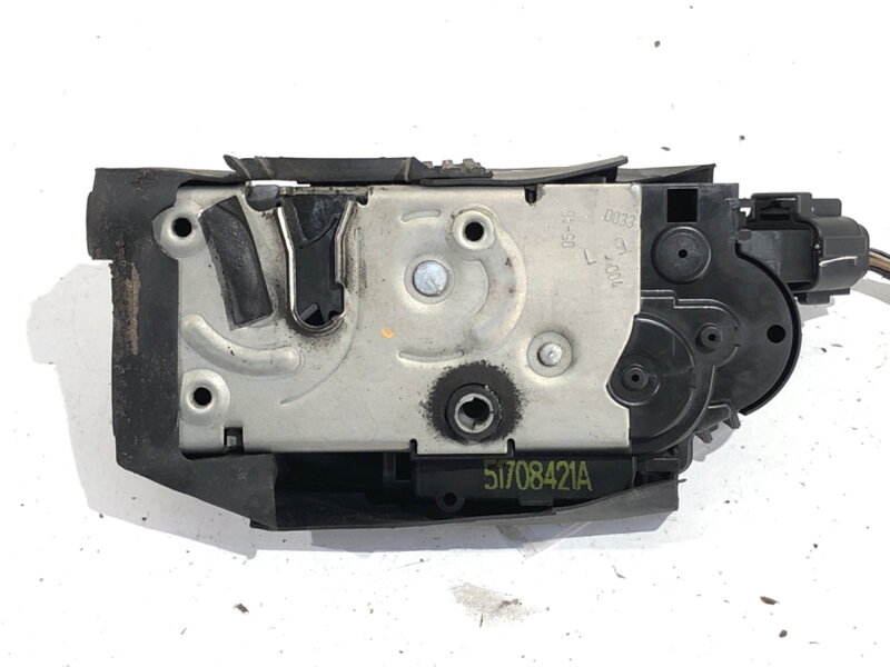 ZÁMOK DVERÍ ĽAVÝ PREDNÝ FIAT CROMA (194_) 2005 - 2022 51708421A ZÁMOK DVERÍ ĽAVÝ PREDNÝ FIAT CROMA (194_) 2005 - 2022 51708421A