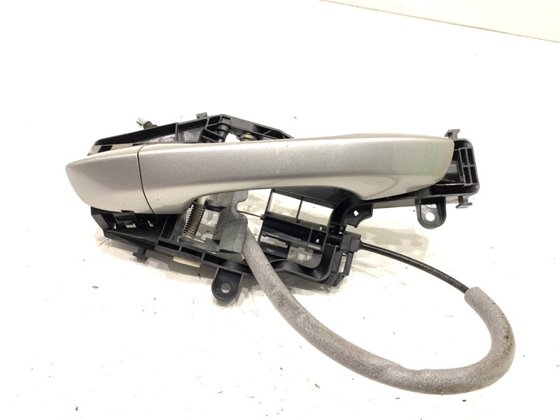 KĽUČKA VONKAJŠIA PRAVÁ PREDNÁ VW PASSAT B8 VARIANT (3G5, CB5) 2014 - 2022