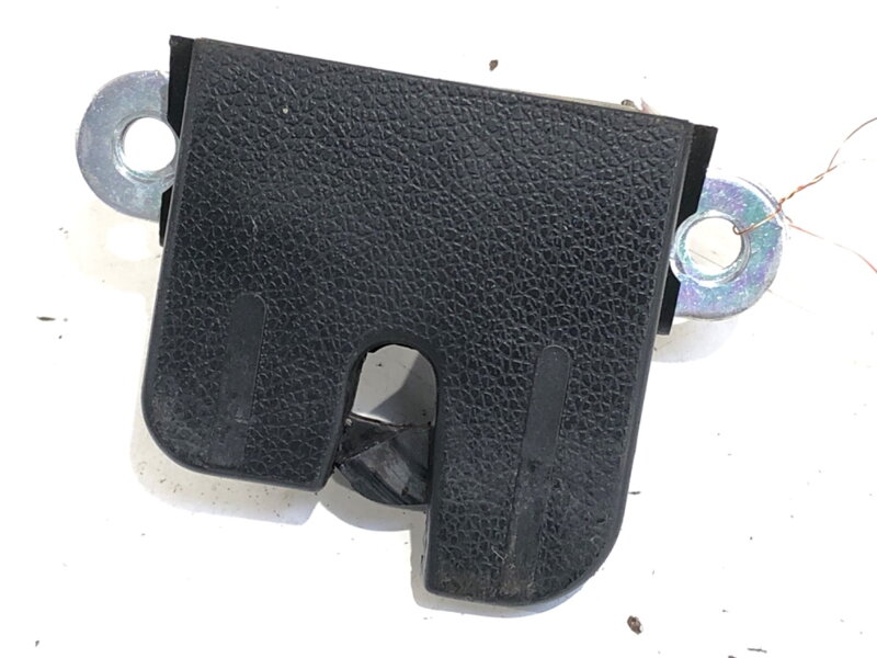 ZÁMOK VEKA BATOŽINOVÉHO PRIESTORU ZADNÝ VW GOLF V (1K1) 2003 - 2010 3C9827645A ZÁMOK VEKA BATOŽINOVÉHO PRIESTORU ZADNÝ VW GOLF V (1K1) 2003 - 2010 3C9827645A