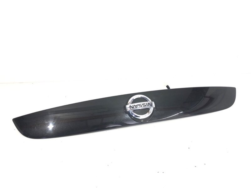 LIŠTA VEKA BATOŽINOVÉHO PRIESTORU ZADNÁ KĽUČKA NISSAN JUKE (F15) 2010 - 2022 908681KA6A LIŠTA VEKA BATOŽINOVÉHO PRIESTORU ZADNÁ KĽUČKA NISSAN JUKE (F15) 2010 - 2022 908681KA6A