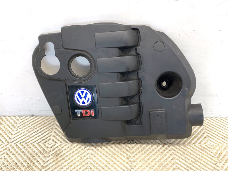VEKO / KRYT MOTORA VW PASSAT B5.5 (3B3) 2000 - 2005 038103925 VEKO / KRYT MOTORA VW PASSAT B5.5 (3B3) 2000 - 2005 038103925