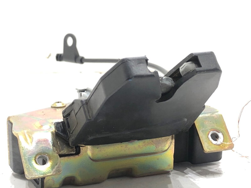 ZÁMOK VEKA BATOŽINOVÉHO PRIESTORU ZADNÝ VOLVO S60 I (384) 2000 - 2010 8652398 ZÁMOK VEKA BATOŽINOVÉHO PRIESTORU ZADNÝ VOLVO S60 I (384) 2000 - 2010 8652398