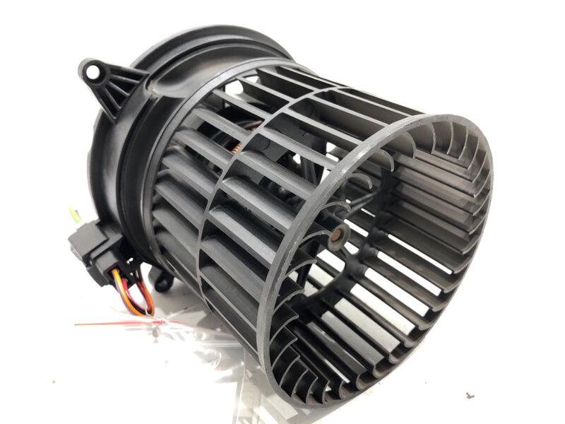VENTILÁTOR KÚRENIA FORD FUSION (JU_) 2002 - 2012 1736005401 VENTILÁTOR KÚRENIA FORD FUSION (JU_) 2002 - 2012 1736005401