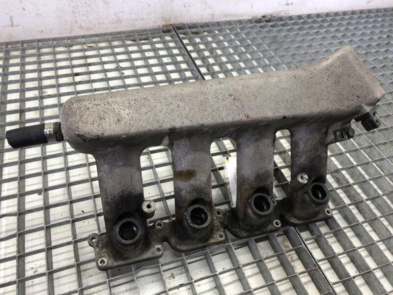 SACIE POTRUBIE AUDI TT (8N3) 1998 - 2006 06B133223AQ SACIE POTRUBIE AUDI TT (8N3) 1998 - 2006 06B133223AQ