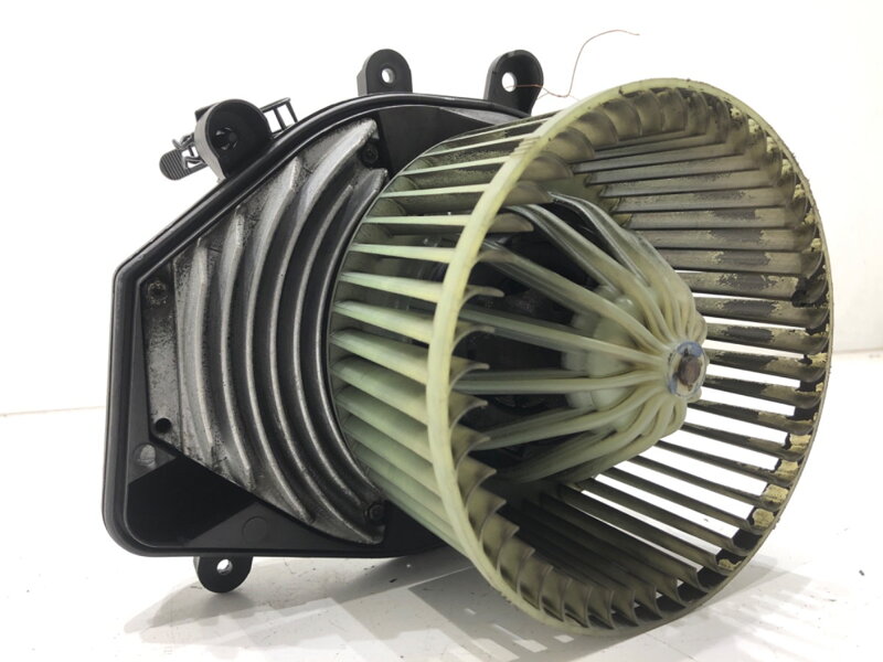 VENTILÁTOR KÚRENIA VW PASSAT B5.5 (3B3) 2000 - 2005 8D1820021