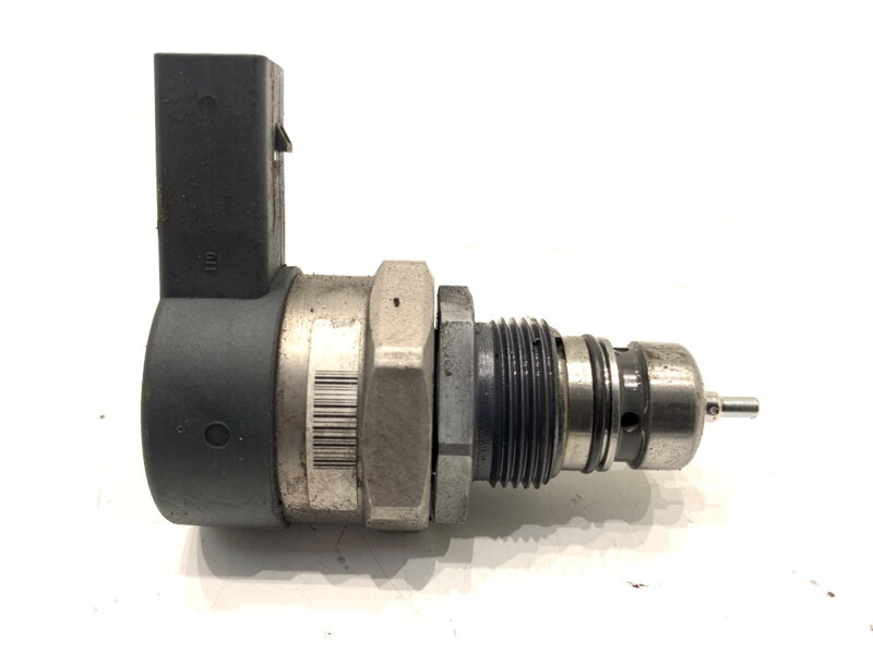 REGULÁTOR TLAKU PALIVA SEAT IBIZA IV (6J5, 6P1) 2008 - 2017 057130764AB