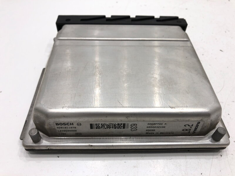 RIADIACA JEDNOTKA MOTORA VOLVO S60 I (384) 2000 - 2010 30637733A