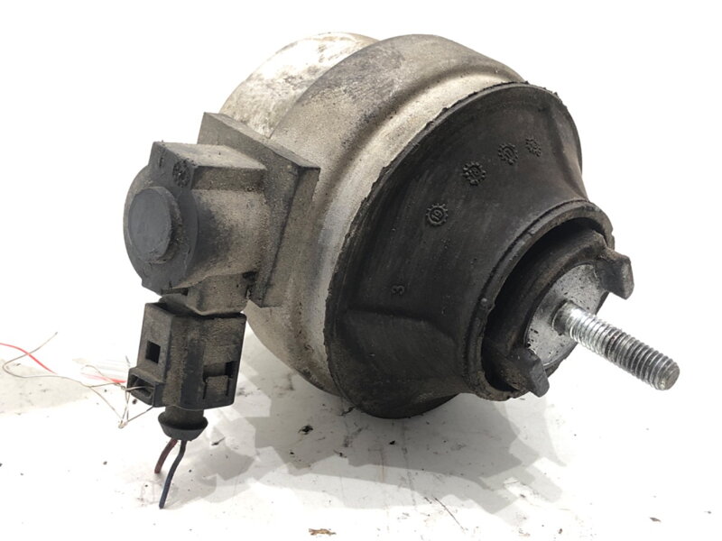 VANKÚŠ MOTORA ĽAVÝ AUDI A4 B6 AVANT (8E5) 2000 - 2005