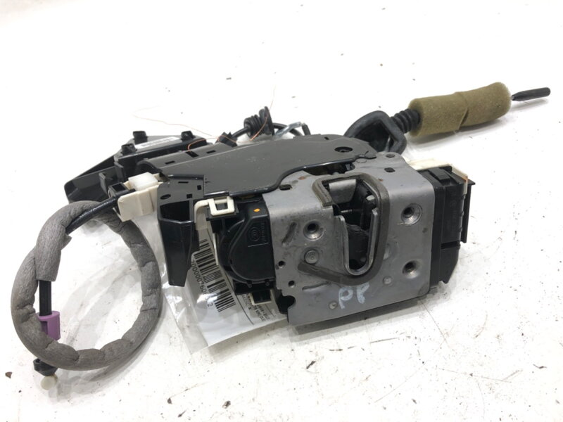 ZÁMOK DVERÍ PRAVÝ PREDNÝ MERCEDES-BENZ CLASS GLK (X204) 2008 - 2015 A2047201835 ZÁMOK DVERÍ PRAVÝ PREDNÝ MERCEDES-BENZ CLASS GLK (X204) 2008 - 2015 A2047201835