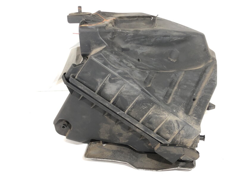 KRYT FILTRA VZDUCHU AUDI A4 B6 (8E2) 2000 - 2005 038133835J KRYT FILTRA VZDUCHU AUDI A4 B6 (8E2) 2000 - 2005 038133835J