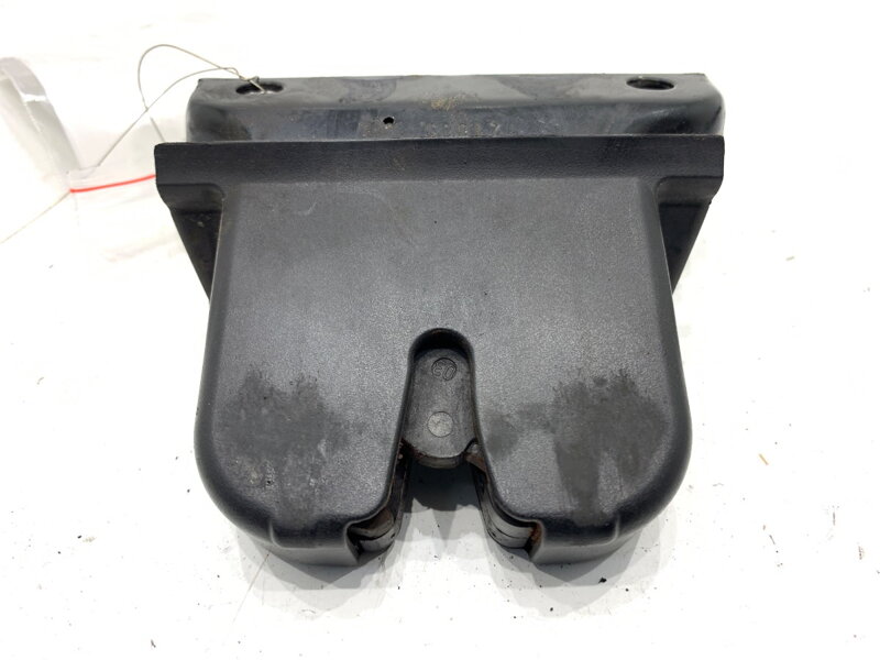 ZÁMOK VEKA BATOŽINOVÉHO PRIESTORU ZADNÝ AUDI A3 (8L1) 1996 - 2006 8L0827520C ZÁMOK VEKA BATOŽINOVÉHO PRIESTORU ZADNÝ AUDI A3 (8L1) 1996 - 2006 8L0827520C