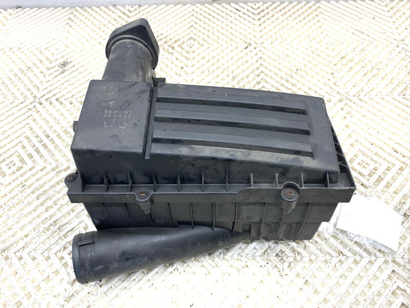 KRYT FILTRA VZDUCHU VW GOLF V (1K1) 2003 - 2010 1K0129607R KRYT FILTRA VZDUCHU VW GOLF V (1K1) 2003 - 2010 1K0129607R