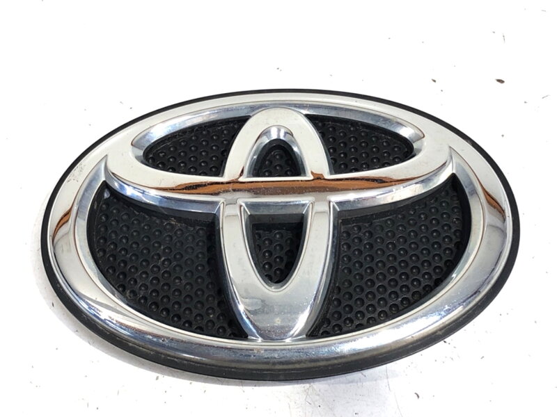 ZNAK / EMBLÉM PREDNÝ TOYOTA AVENSIS KOMBI (_T27_) 2009 - 2018 75312-05040