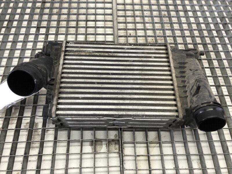 INTERCOOLER RENAULT MEGANE IV LIFTBACK (B9A/M/N_) 2015 - 2022 144963358R INTERCOOLER RENAULT MEGANE IV LIFTBACK (B9A/M/N_) 2015 - 2022 144963358R