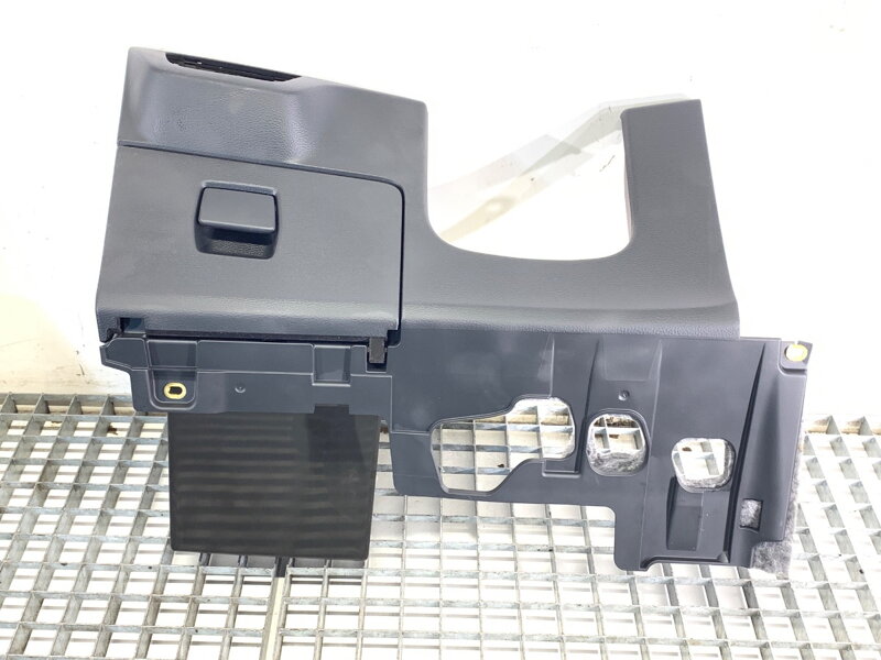 SCHRÁNKA ŠOFÉROV AUDI Q5 (FYB, FYG) 2016 - 2022 80B863075C