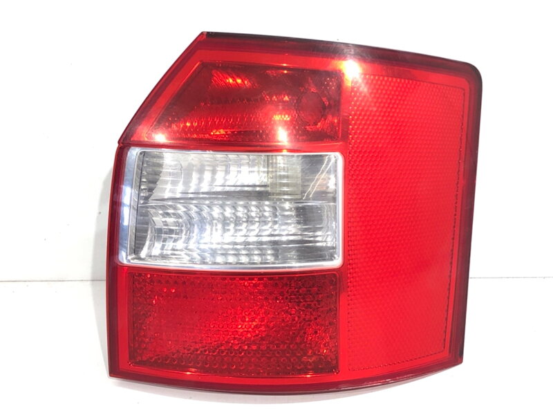 SVETLO PRAVÉ ZADNÉ AUDI A4 B6 AVANT (8E5) 2000 - 2005 8E9945096 SVETLO PRAVÉ ZADNÉ AUDI A4 B6 AVANT (8E5) 2000 - 2005 8E9945096