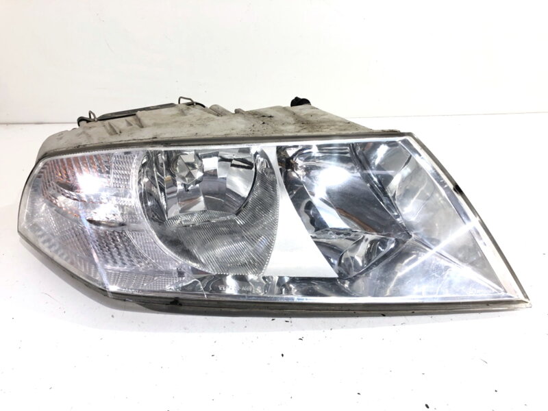 SVETLO PRAVÉ PREDNÉ SKODA OCTAVIA II (1Z3) 2004 - 2013 SVETLO PRAVÉ PREDNÉ SKODA OCTAVIA II (1Z3) 2004 - 2013
