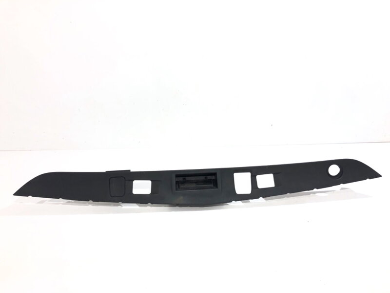 Kľučka veka batožinového priestoru zadná Mercedes-benz Class E (W212) 2009 - 2016