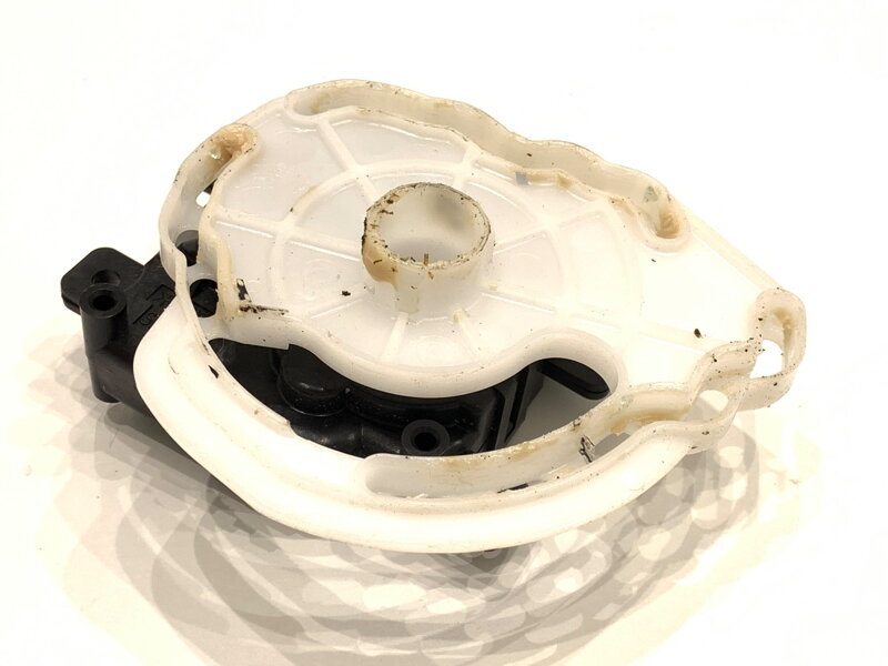 MOTOR RADIÁTORA KÚRENIA SUZUKI SX4 S-CROSS (JY) 2013 - 2022 CZ113800-3480 MOTOR RADIÁTORA KÚRENIA SUZUKI SX4 S-CROSS (JY) 2013 - 2022 CZ113800-3480