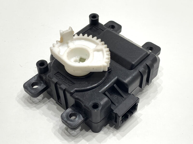 MOTOR RADIÁTORA KÚRENIA SUZUKI SX4 S-CROSS (JY) 2013 - 2022 CZ113800-3480 MOTOR RADIÁTORA KÚRENIA SUZUKI SX4 S-CROSS (JY) 2013 - 2022 CZ113800-3480